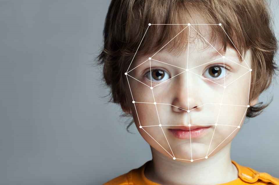 هل بمقدور تقنية تحليل الوجه استحداث إنترنت آمن لأطفالنا؟